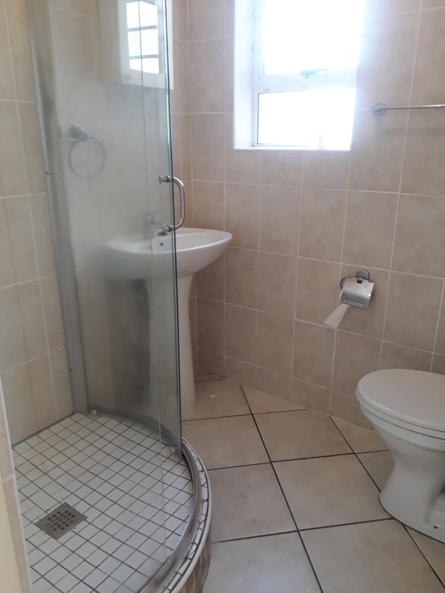 To Let 1 Bedroom Property for Rent in Whispering Pines Western Cape